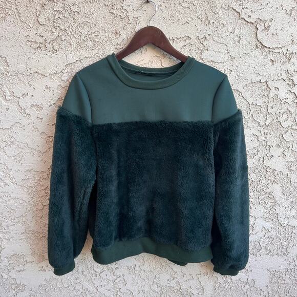Deep Green Faux Fur Sweater Size Medium - Picture 1 of 3